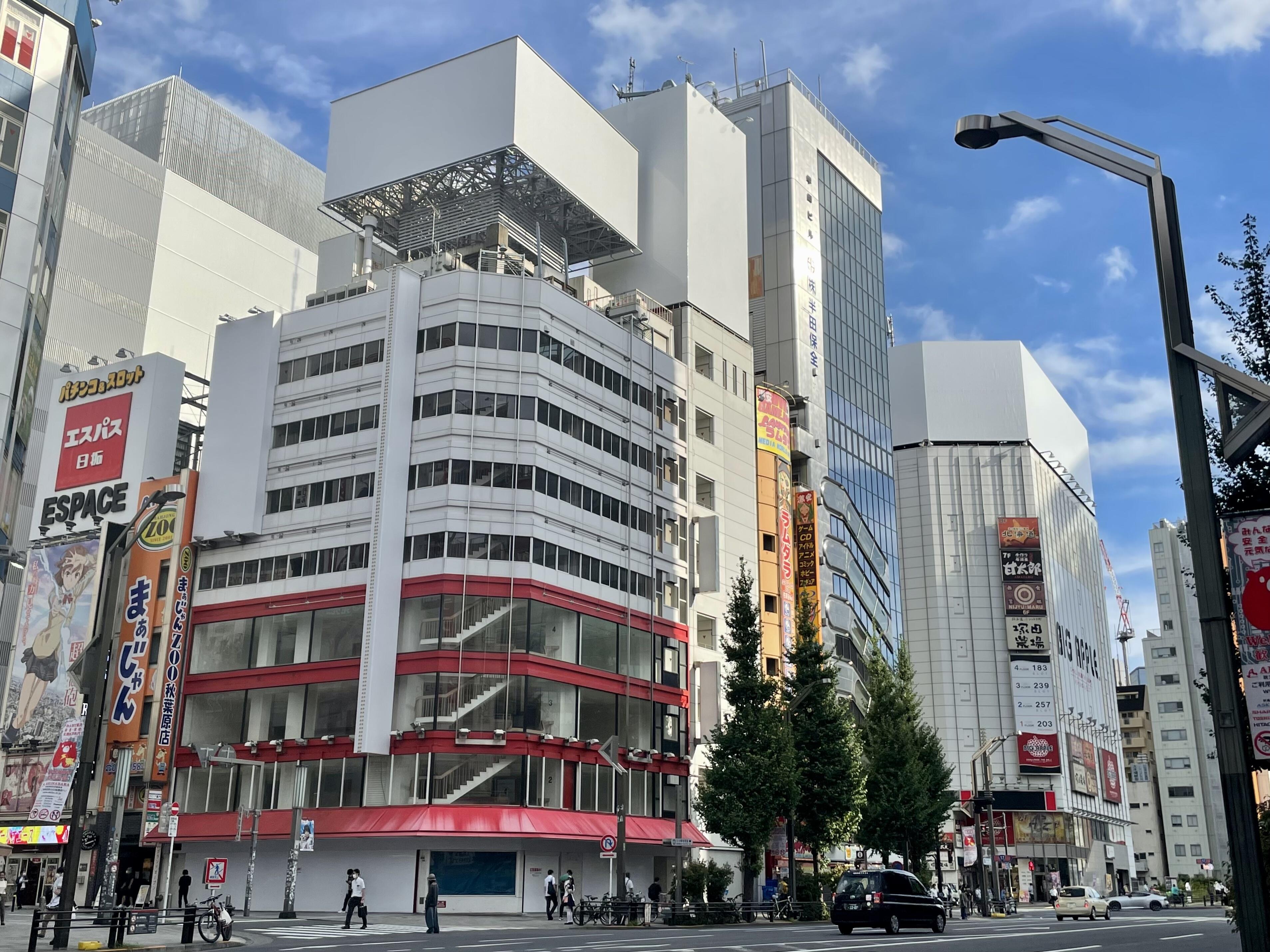 秋葉原が物寂しくなった シャッター降りたビル 広告が消えポツンと空き地 J Cast トレンド 全文表示