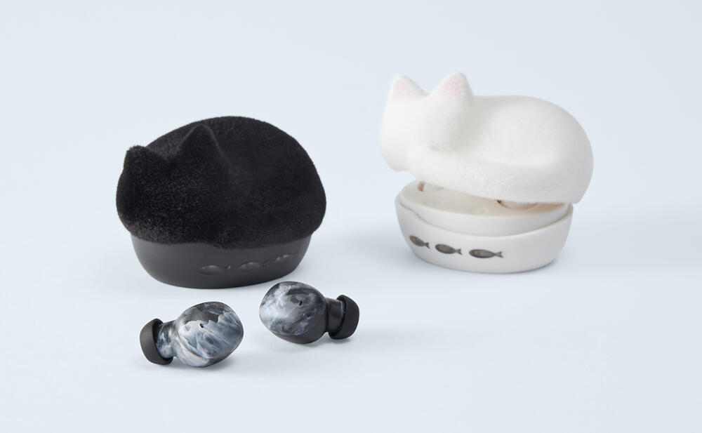 猫をかたどった充電ケースにふわふわの毛並みのような加工 ワイヤレス