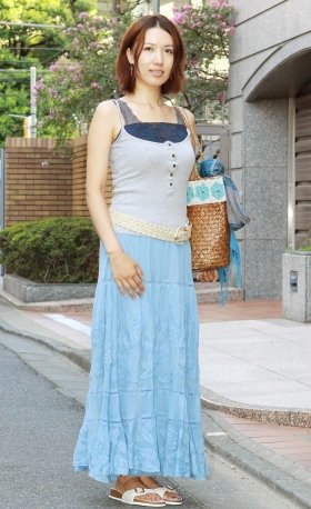 東京ファッション通信100～大好きなブルーのマキシスカートはABAHOUSE