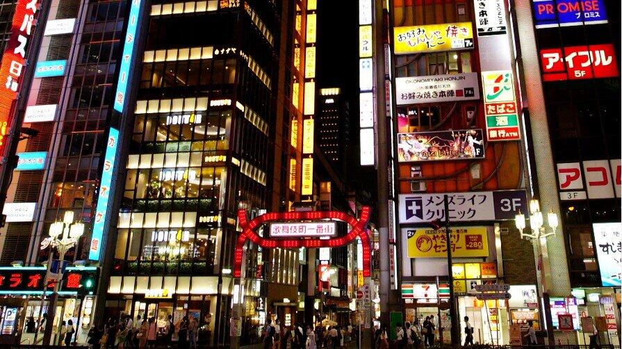 日本一の繁華街・歌舞伎町（NHKの番組ホームページより）