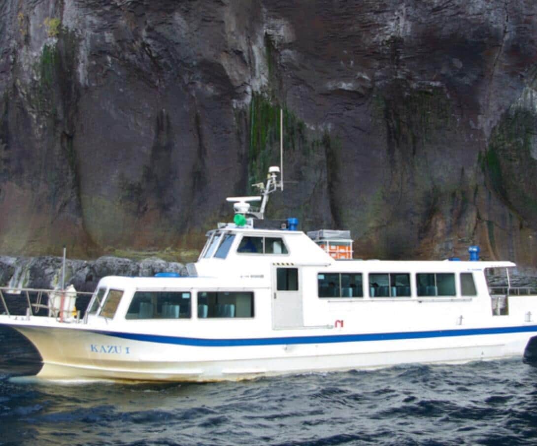 知床観光船「KAZUI（カズワン）」知床遊覧船のウェブサイトから
